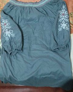 cute fashionable grey top