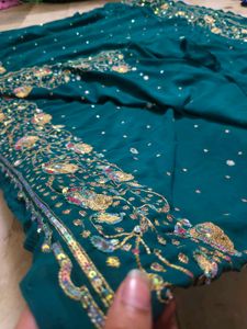 Aari Tari Zari Saree Available 🩷