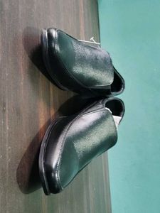 Renon Black Formal Shoes