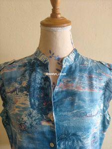 Vintage Hawaiian Print Sleeveless Blouse