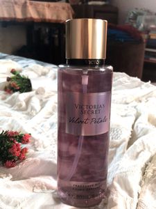 Victoria&#39;s Secret Velvet Petals
