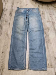 Ma2073 Status jeans waist 32 inches