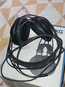 AKG K52 Closed-Back Headphones