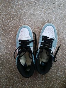 Sports Shoes