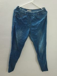A RED TAG BRAND DENIM JEANS