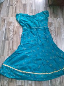 Green Coler  Aberla Type Of Top... Camer So Blou Coler...😘.                      1time Used Only.100%cotton     No Flows...