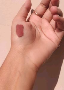 Nourishing lip and cheektint