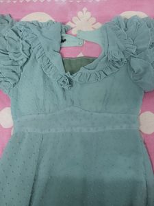 like new dressThis dress quite