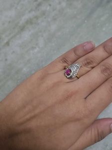 Stuning Ring With Red stone