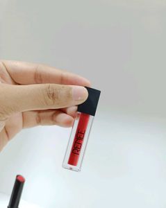 Set Of 2 - RENEE LIPSTICKS ❤️