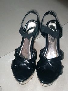 Black 🖤 High Heels 👠 Size -39