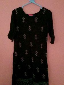 Slim Fit Black Colour Kurta With Prints