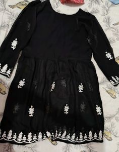 Elegant Black Embroidered Kurta