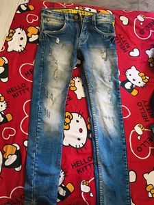 Distressed Denim slim fit Jeans