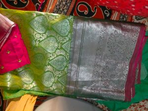 Banarasi Saree With Blouse