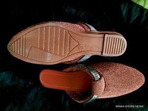 Footwear 5 No.