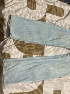 Trendy Light Wash Jeans