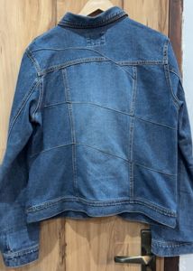 🔹Denim Jacket
