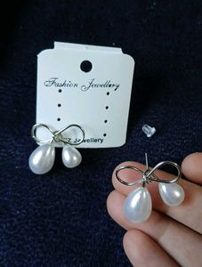 Elegant White Pearl Bow Drop Earrings🤍