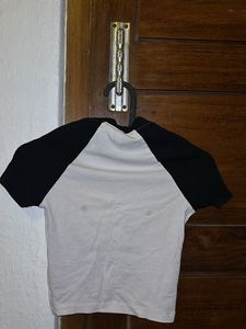 H&amp;M Crop Top Size Xs