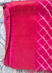 rose coloured lehriya saree with beautiful border