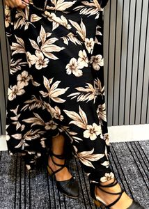 Floral Print long Stylish Skirt And Crop top !