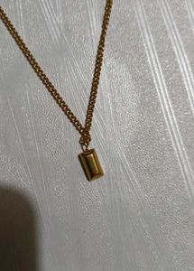 Minimal Rectangular Pendant Necklace