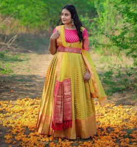 Partywear ethnic gown