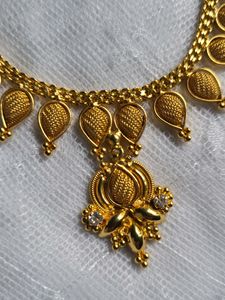 Golden Colour Fancy Necklace