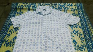 Patterned Men&#39;s Shirt
