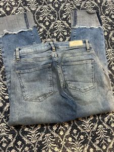 Only- Rugged Mid Rise Cropped Straight Fit Jeans