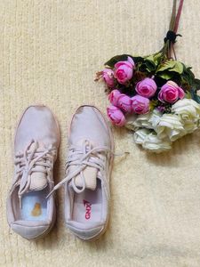 Very lightweight, sport shoes