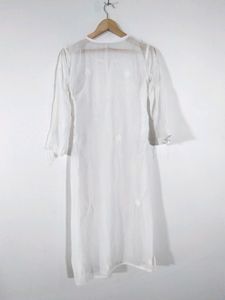 White Chikankari Kurta (Women&#39;s)