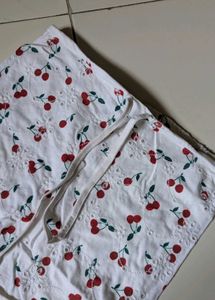 Cherry print slit skirt