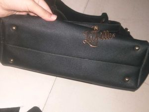 La Fille Black Shoulder Bag