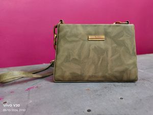 New One Trendy Slingbag