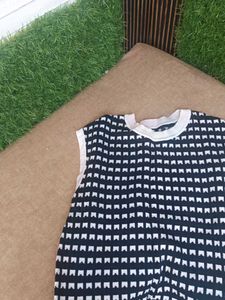 Black &amp; White Patterned Sleeveless Top