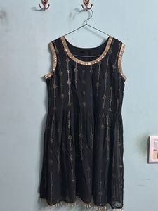 Women Sequinned Kurti With Sharara,Dupatta&Sleeves