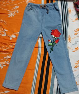 Flower 🌺 denim Jeans 👖