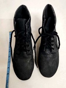 Pre-Loved Black Velvet Boots - Size 7 (UK)