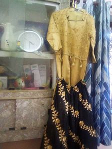 Elegant Kurta With Shimmer Plazzo