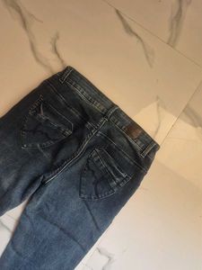 Distressed Skinny Jeans