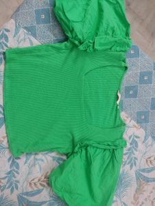 Summer Green Puffed Crop Top