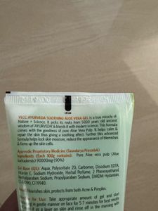 VLCC  Aloe Vera Gel + Makeup brush set (10