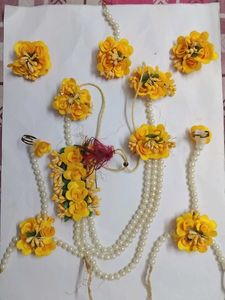 Artificial Flower Jewellery Set for Haldi
