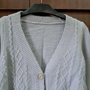 Cropped Knit Cardigan