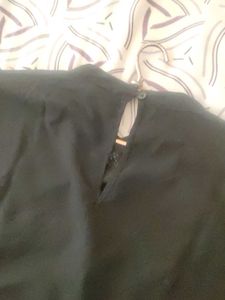 Black ⚫top