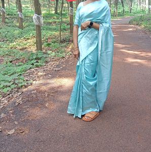 Sky Blue Silk Saree And Blouse With Underskirt