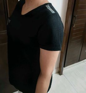 Clizy Women Black Cotton Embellished Casual Tshirt