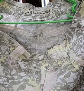 Floral Print Capri Pants